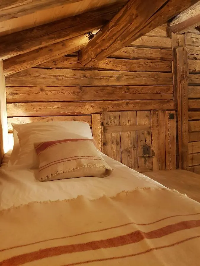 Guest house Aux Fermes De La Croix, Maison D'Hotes, Spa Hauteluce