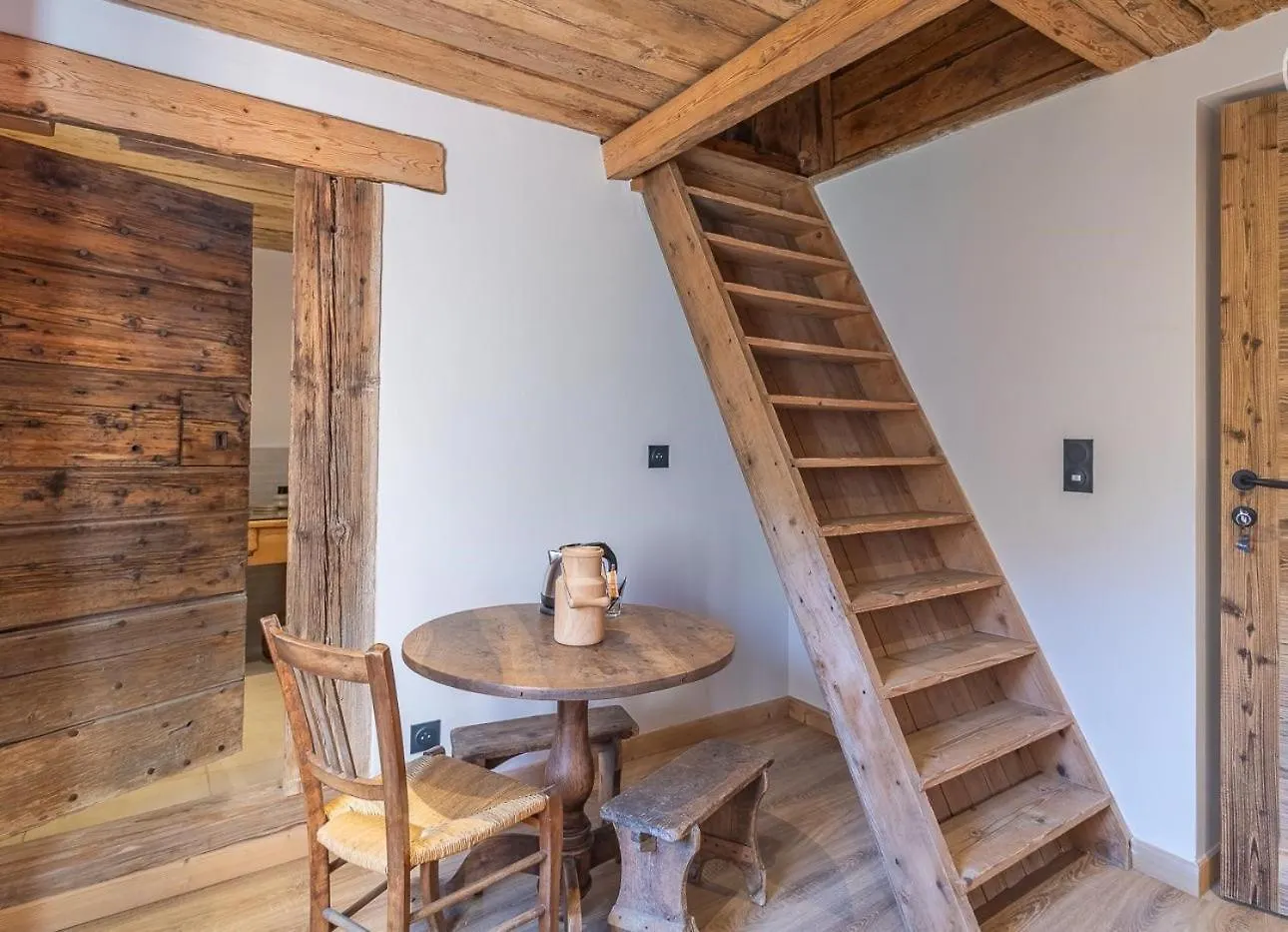 Aux Fermes De La Croix, Maison D'Hotes, Spa Hauteluce Guest house